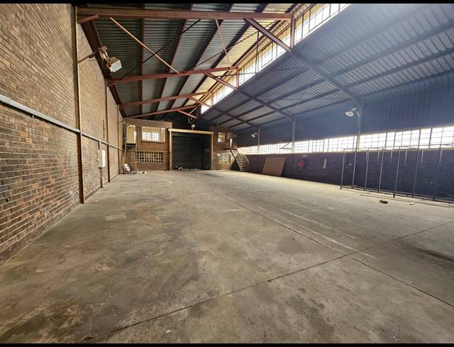 500M² WAREHOUSE TO LET IN LUIPAARDSVLEI